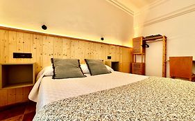 Hostal J&C